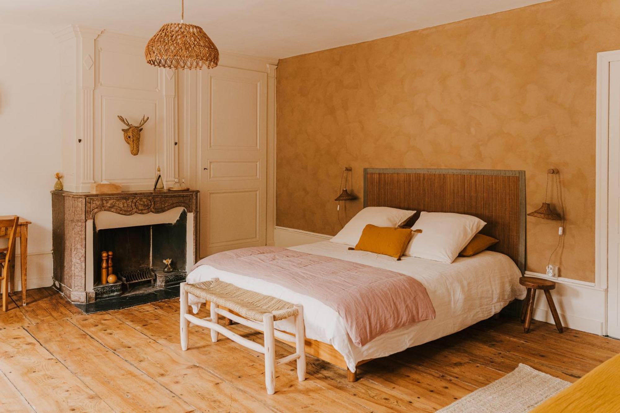 Maison D'Hotes Et Gite De Charme Avec Piscine, La Lhuiseraie Екстер'єр фото